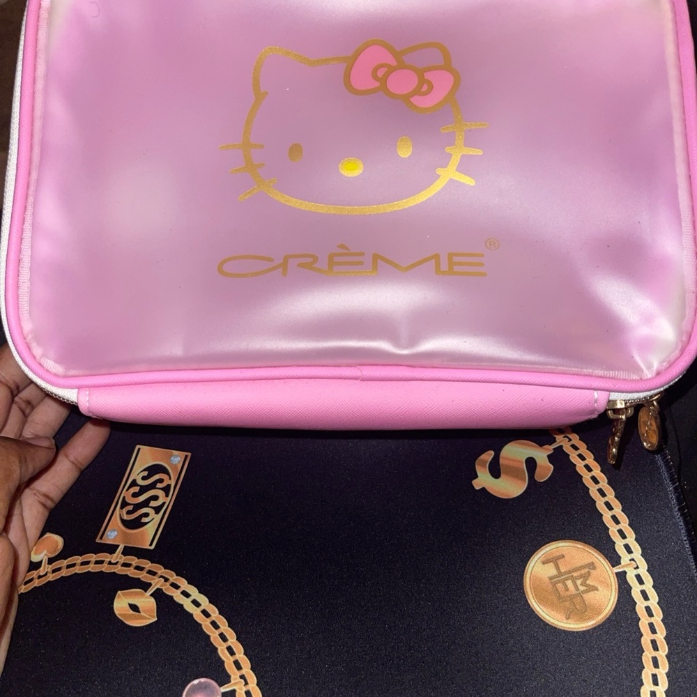 Crème Pink Hello Kitty Cosmetic Bag